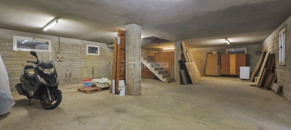 8 rooms House in Misano Adriatico, Italy No. 158484 3