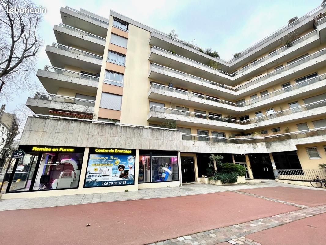 13m² Parking in Paris, France No. 151392