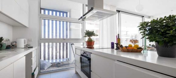 2 bedrooms Apartment in Germasogeia, Cyprus No. 18698 9