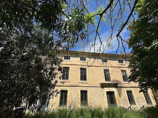8 bedrooms Apartment in Uzes, France No. 282585