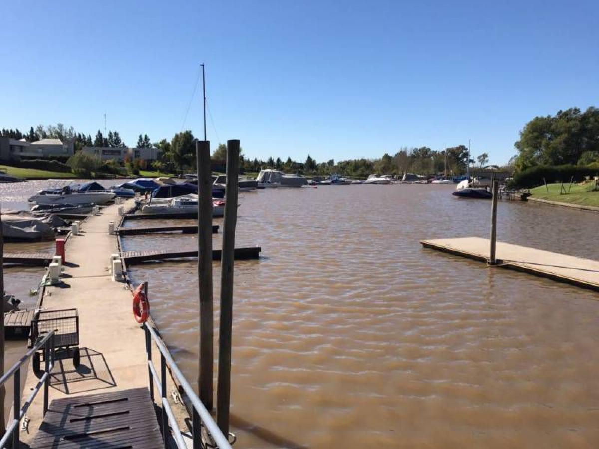  قطعة أرض في Tigre, Argentina رقم 117922