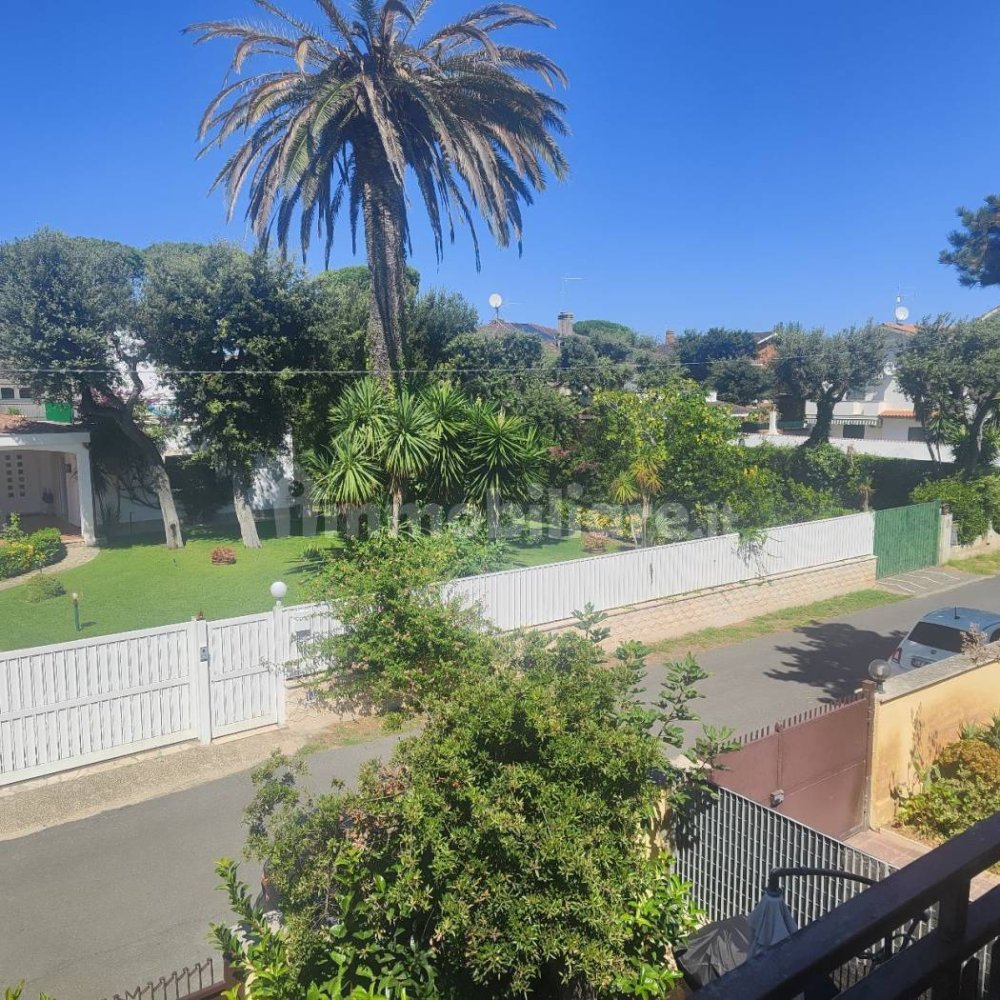 3 غرف نوم شقة في Fiumicino, Italy رقم 371048