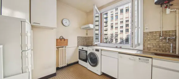 2 bedrooms Apartment in Paris, France No. 335213 6