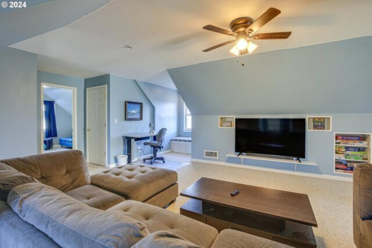 8 bedrooms House in Sandy, USA No. 394331