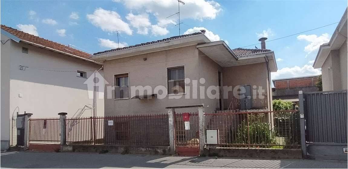 Villa de 2 dormitorios en Vigevano, Italy No. 144065