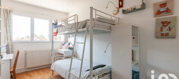 Casa de 5 dormitorios en Villepreux, France No. 347055 18