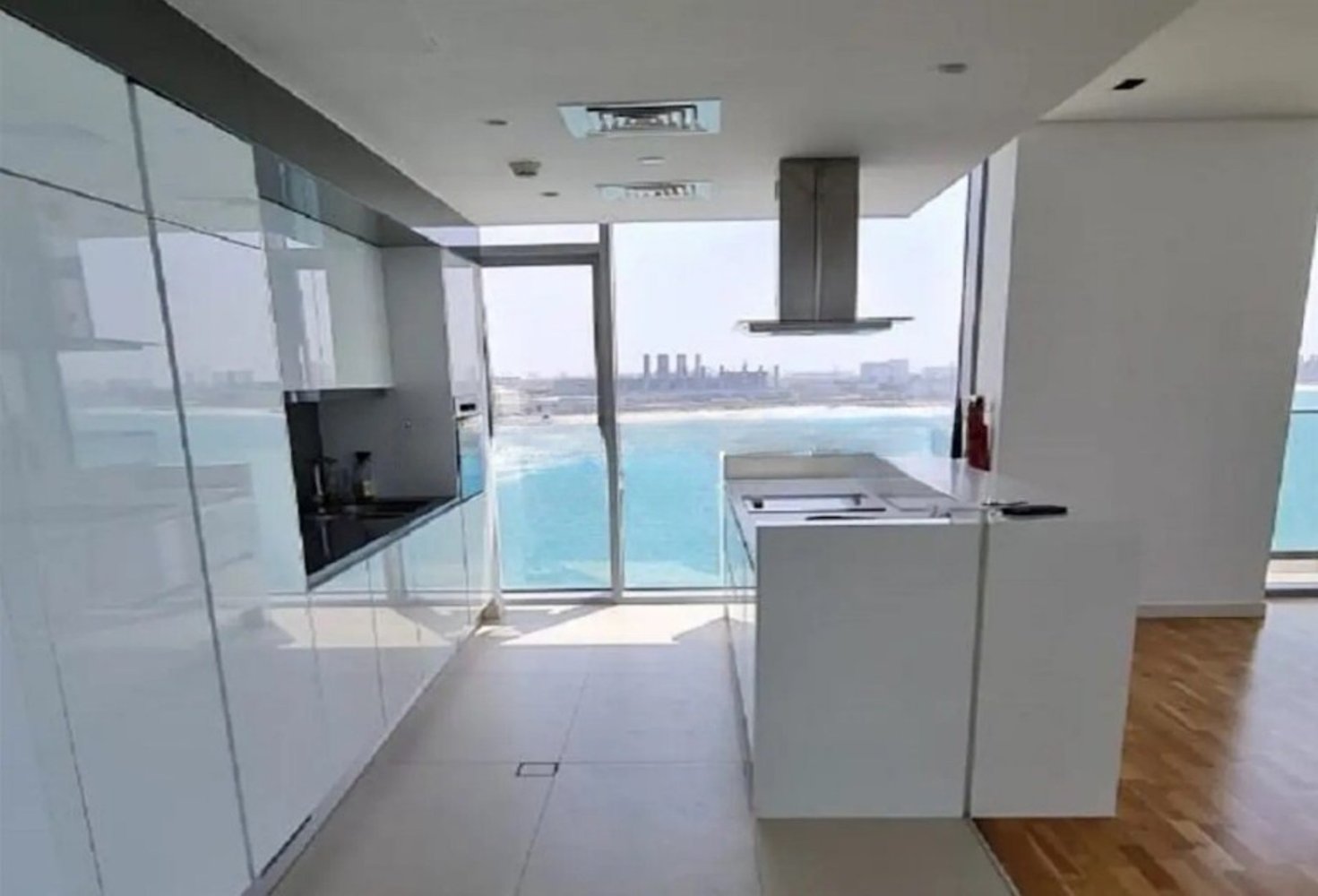 4 bedrooms Apartment in Dubai, UAE No. 21390