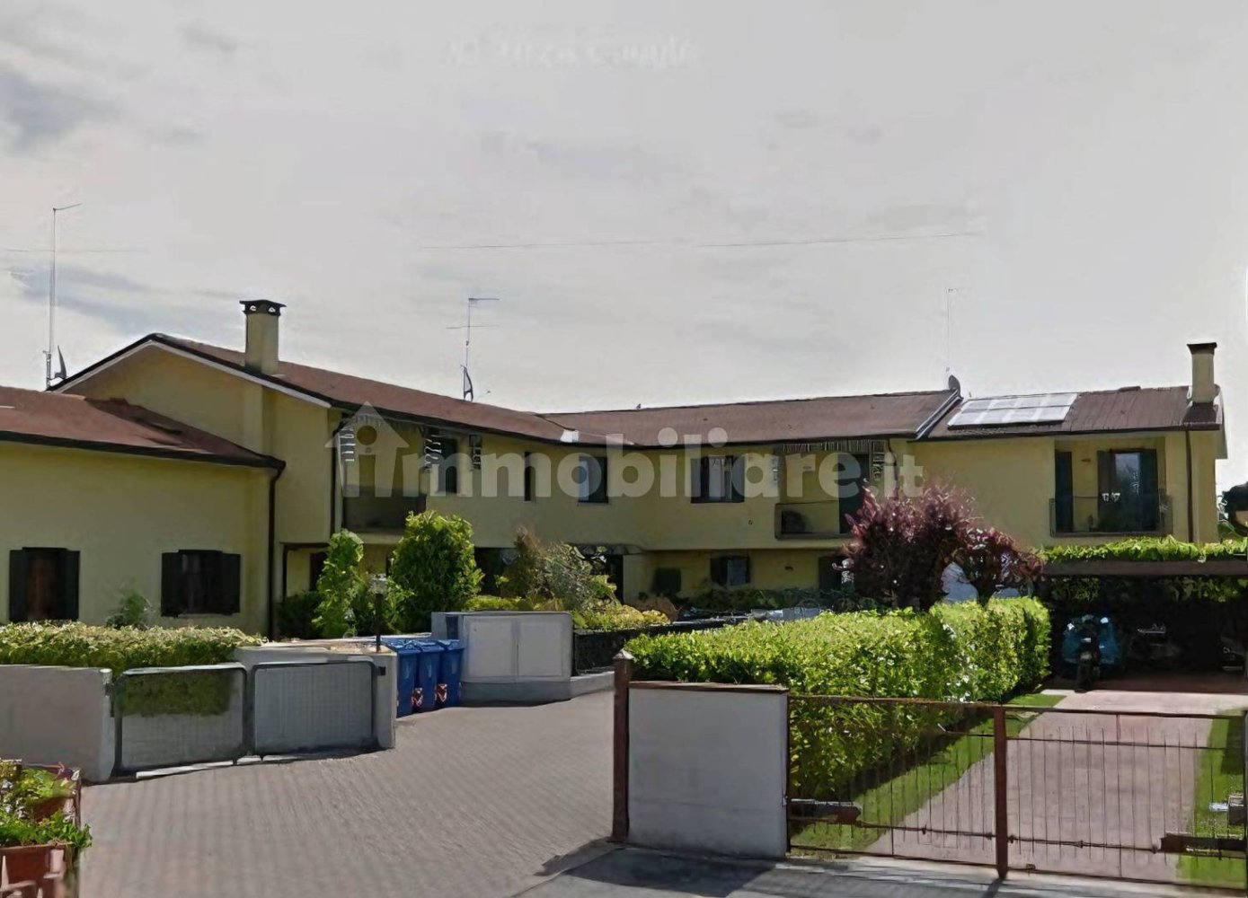 2 bedrooms Apartment in Paese, Italy No. 208909