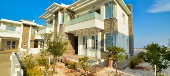 4 غرف نوم فيلا في Paralimni, Cyprus رقم 9232 2