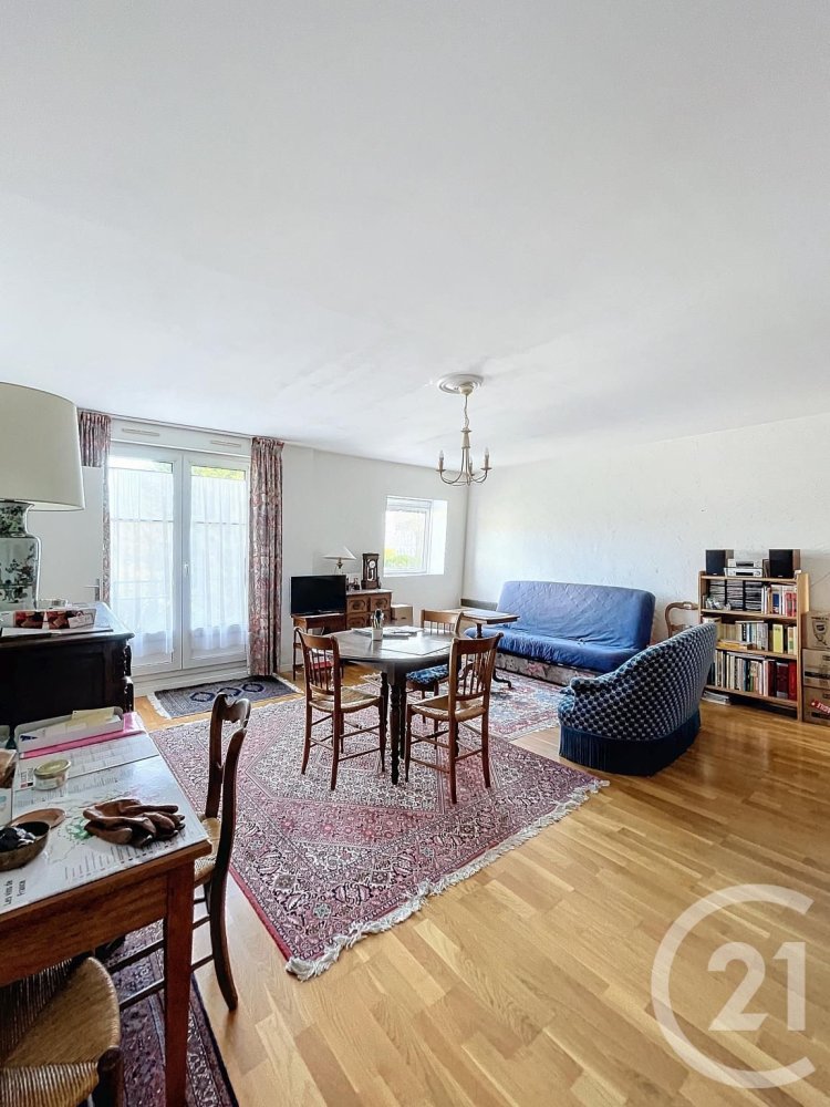 2 bedrooms Apartment in Orleans, France No. 43908