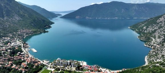 1 bedroom Apartment in Kotor, Montenegro No. 335 2