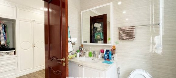 4 bedrooms Villa in Long Bien, Vietnam No. 700 19