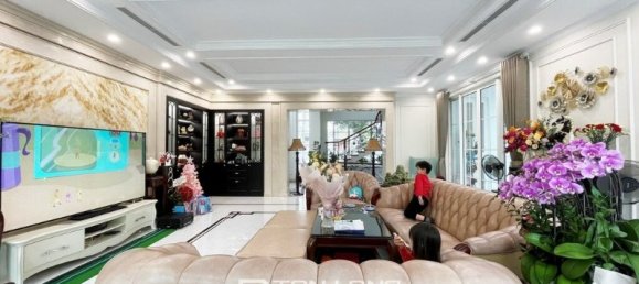 4 bedrooms Villa in Long Bien, Vietnam No. 700 2