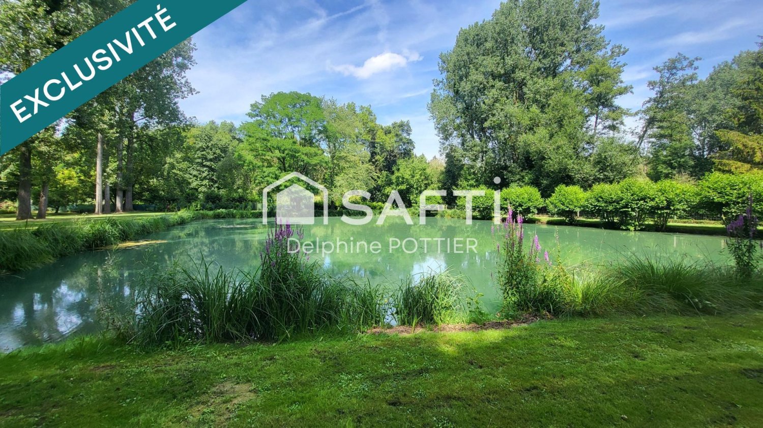 Terreno en Pierrefonds, France No. 261589