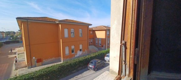 4 rooms House in Capraia e Limite, Italy No. 93047 9