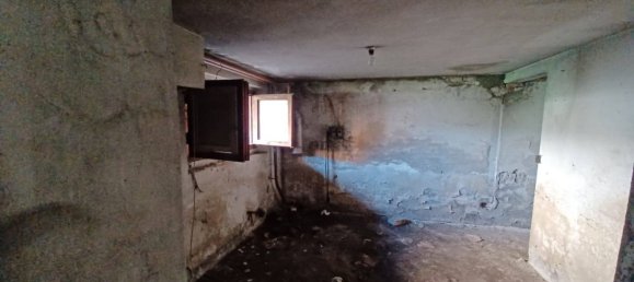 4 rooms House in Capraia e Limite, Italy No. 93047 31