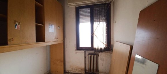 4 rooms House in Capraia e Limite, Italy No. 93047 19