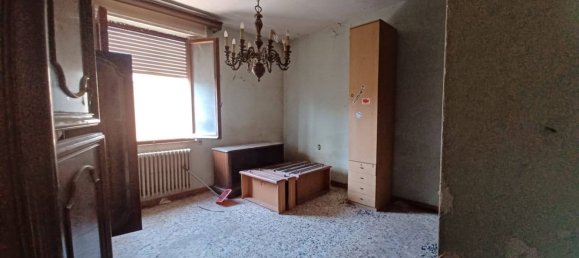 4 rooms House in Capraia e Limite, Italy No. 93047 7