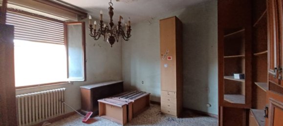 4 rooms House in Capraia e Limite, Italy No. 93047 27