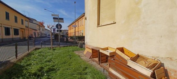 4 rooms House in Capraia e Limite, Italy No. 93047 20