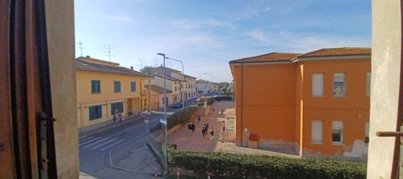 4 rooms House in Capraia e Limite, Italy No. 93047 4