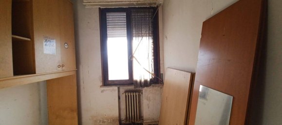 4 rooms House in Capraia e Limite, Italy No. 93047 3