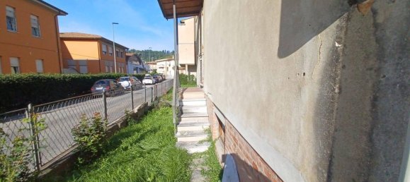 4 rooms House in Capraia e Limite, Italy No. 93047 13