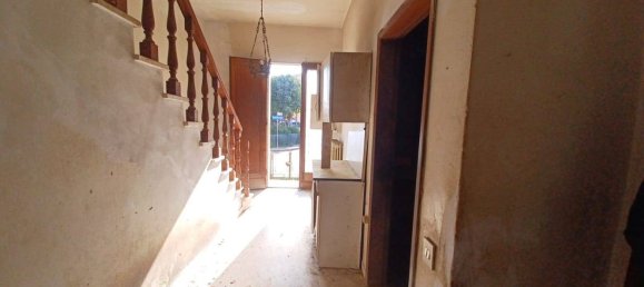 4 rooms House in Capraia e Limite, Italy No. 93047 11