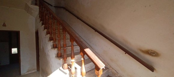 4 rooms House in Capraia e Limite, Italy No. 93047 2