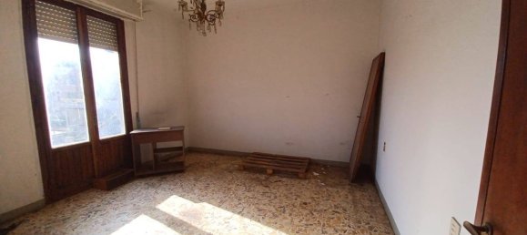 4 rooms House in Capraia e Limite, Italy No. 93047 33