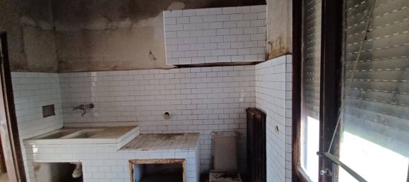 4 rooms House in Capraia e Limite, Italy No. 93047 26