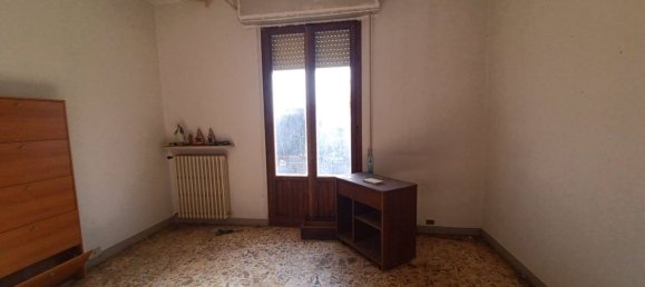 4 rooms House in Capraia e Limite, Italy No. 93047 15
