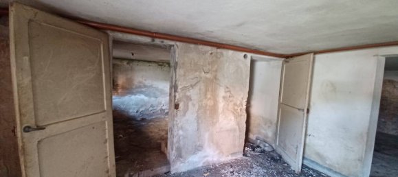 4 rooms House in Capraia e Limite, Italy No. 93047 23