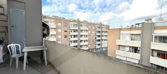 3-salle Appartement à Rome, Italy No. 22170 17