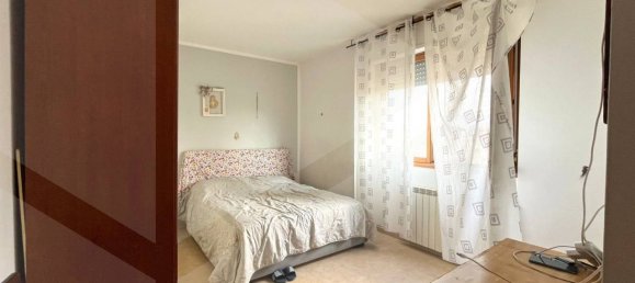 3-salle Appartement à Rome, Italy No. 22170 13