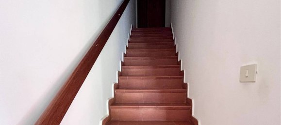 Apartamento de 2 dormitorios en Collegiove, Italy No. 315269 9