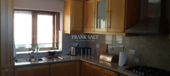 4 bedrooms Townhouse in Sliema, Malta No. 2832 4