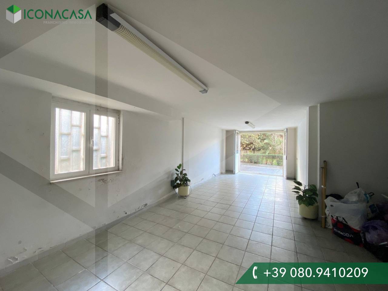 Гараж с 1 комнатой в Модуньо, Италия № 20368