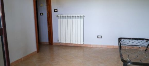 Apartamento de 3 dormitorios en San Floro, Italy No. 140492 13