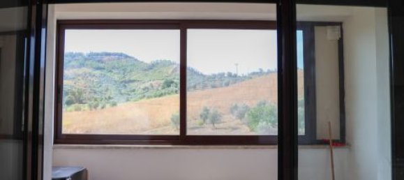 Apartamento de 3 dormitorios en San Floro, Italy No. 140492 6