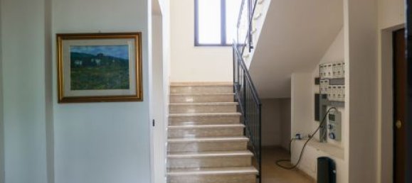 Apartamento de 3 dormitorios en San Floro, Italy No. 140492 22