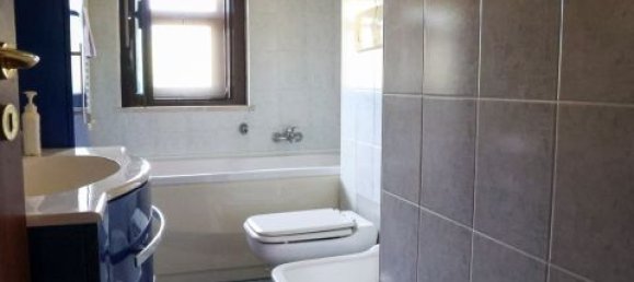 Apartamento de 3 dormitorios en San Floro, Italy No. 140492 16