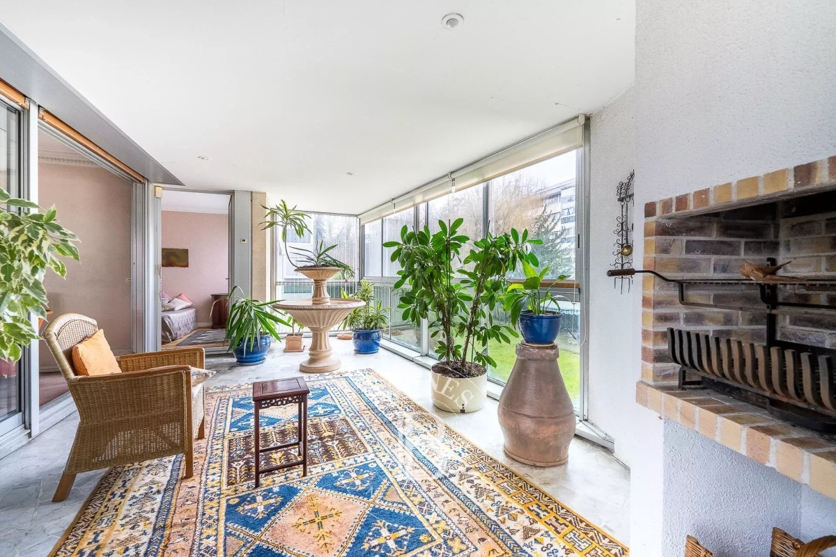 4-salle Appartement à Yvelines, France No. 134680