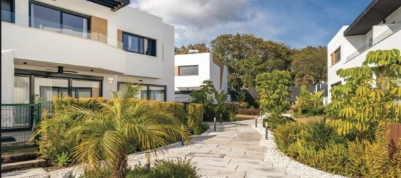 Adosado de 3 dormitorios en Marbella, Spain No. 48028 2