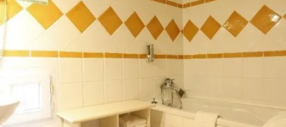 13 rooms Commercial property in Uzes, France No. 350059 3