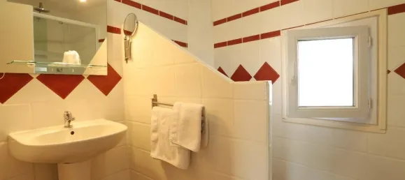 13 rooms Commercial property in Uzes, France No. 350059 7