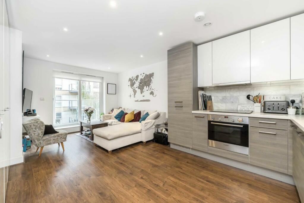 1 bedroom Apartment in Acton, United Kingdom No. 10048