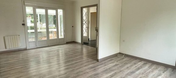 2 bedrooms House in Vernon, France No. 357136 2