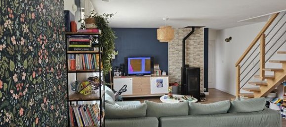 4 bedrooms House in Etalans, France No. 301417 3