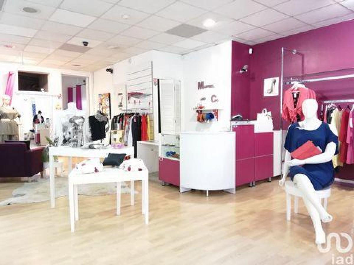 Oficina en Amiens, France 63 m² No. 17780